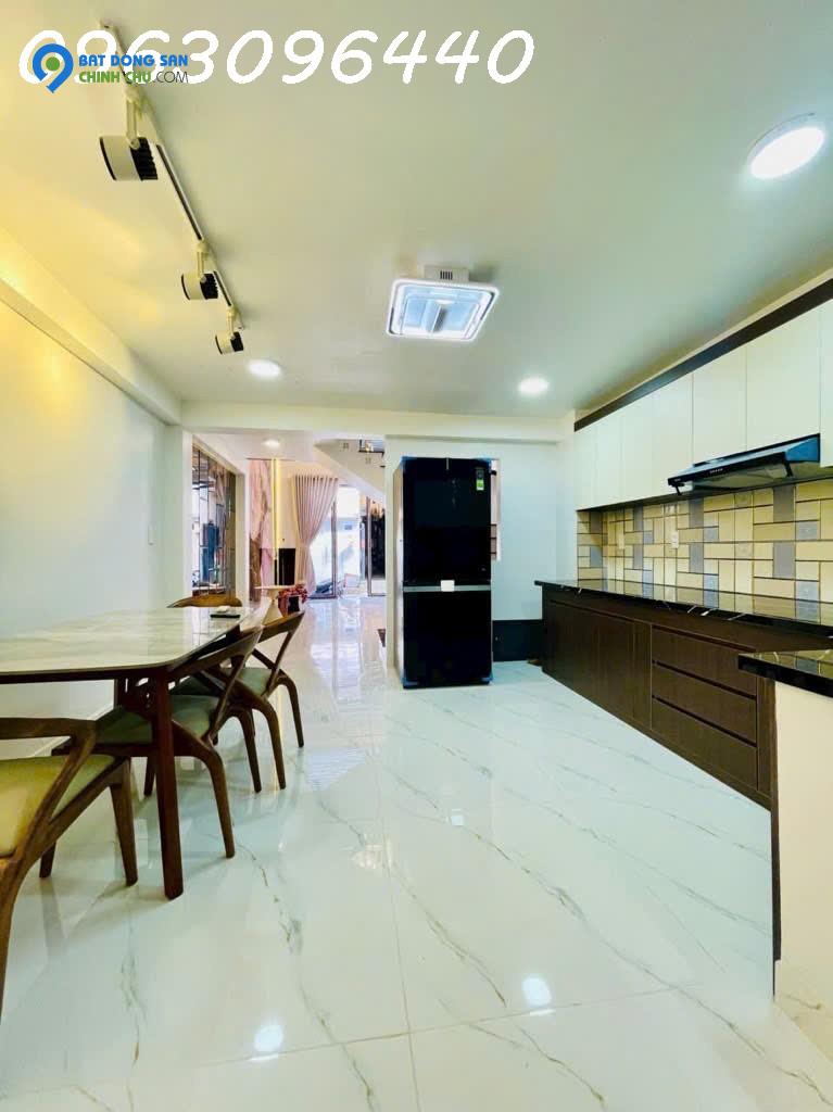 NHÀ ĐẸP HUỲNH THỊ ĐỒNG,5 TẦNG , HẺM XE HƠI ,FULL NỘI THẤT CAO CẤP