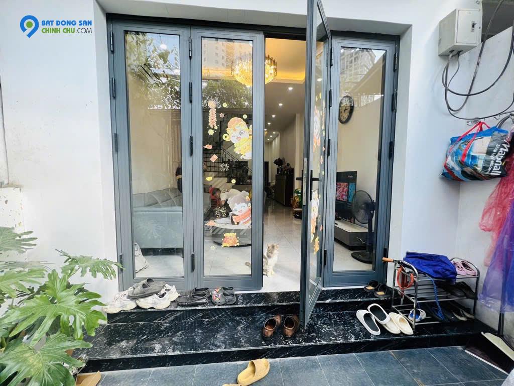 NHÀ ĐẸP LUNG LINH TẠI LẠC LONG QUÂN - OTO 7 CHỖ ĐỖ CỬA - NGÕ THÔNG - THIẾT KẾ HIỆN ĐẠI GIÁ NHỈNH 15 TỶ