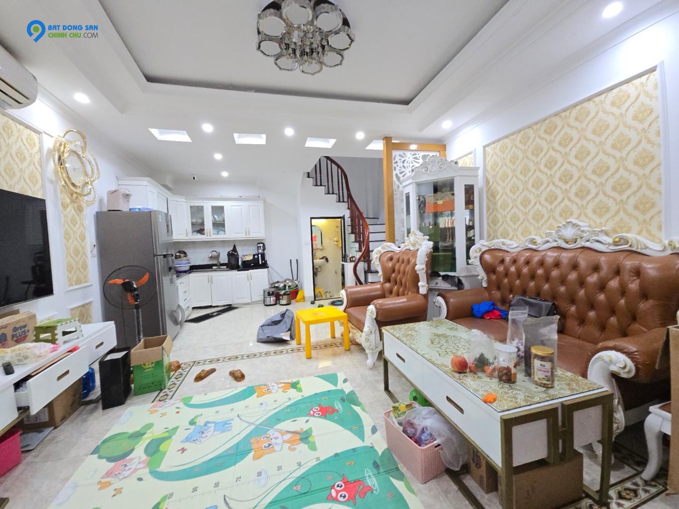 NHÀ ĐẸP THẠCH BÀN - AEON MALL - Ô TÔ ĐỖ CỬA - TẶNG NỘI THẤT 500TR - CHỈ HƠN 5 TỶ