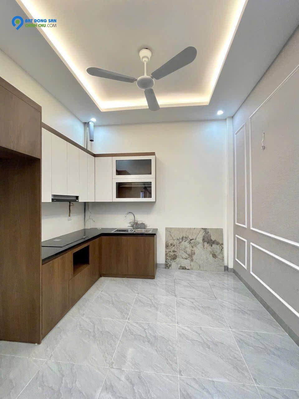 NHÀ LIỀN KỀ 4 TẦNG, 5 PHÒNG NGỦ - VỊ TRÍ VÀNG 241 CHIẾN THẮNG, VĂN QUÁN, HÀ ĐÔNG!