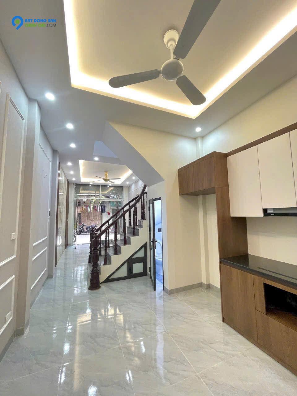NHÀ LIỀN KỀ 4 TẦNG, 5 PHÒNG NGỦ - VỊ TRÍ VÀNG 241 CHIẾN THẮNG, VĂN QUÁN, HÀ ĐÔNG!