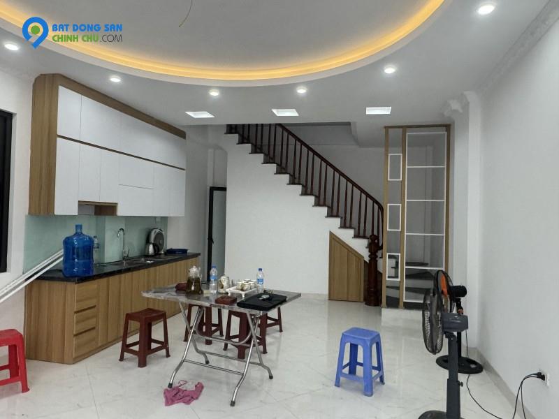 NHÀ MỚI ĐẸP 5 TẦNG - LÔ GÓC - SỔ VUÔNG ĐẸP - GẦN Ô TÔ - THÔNG KHU KĐT HINDO ROYAL P