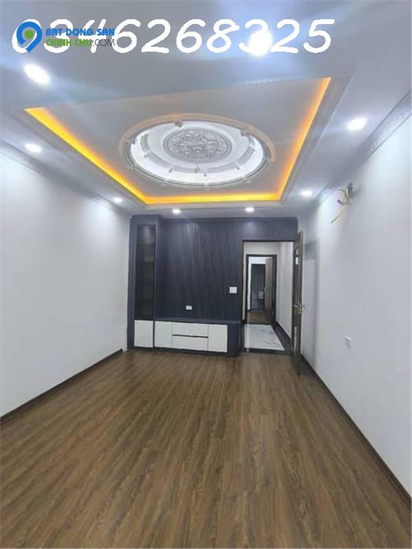 NHÀ MỚI GẦN LINH ĐÀM - THANG MÁY CHẠY VÙ VÙ - Ô TÔ VÀO NHÀ - KINH DOANH ĐỈNH - VÀI BƯỚC RA MẶT PHỐ