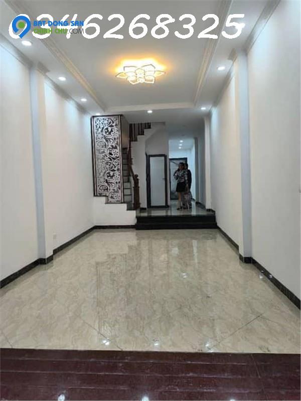 NHÀ MỚI GẦN LINH ĐÀM - THANG MÁY CHẠY VÙ VÙ - Ô TÔ VÀO NHÀ - KINH DOANH ĐỈNH - VÀI BƯỚC RA MẶT PHỐ
