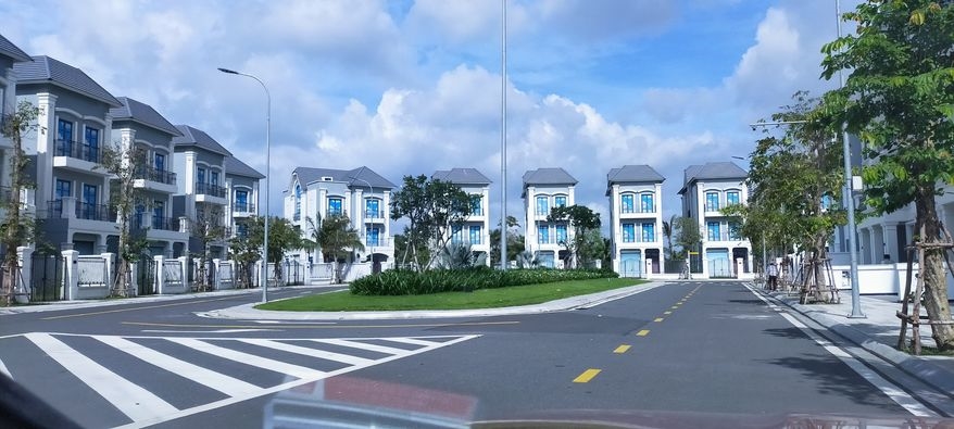 NHÀ PHỐ VÀ BIỆT THỰ VINHOMES GRAND PARK QUẬN 9, GIÁ TỐT 0777802779