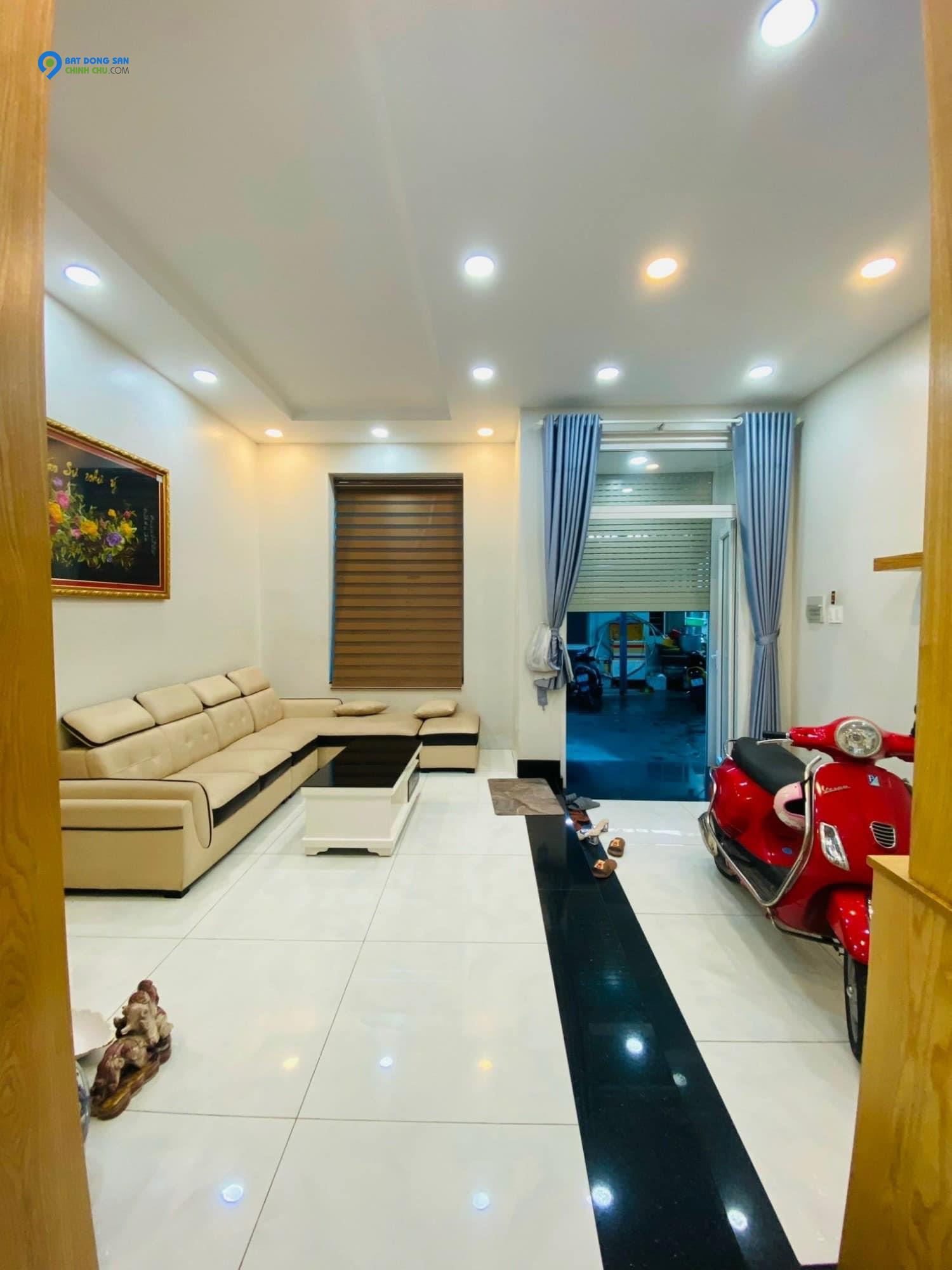 Nguyễn Qúy Anh,Tân Sơn Nhì. 3 Tầng,80m2, Ngang 5,4m, Hẻm Xe Hơi.