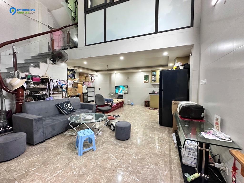 Nhà Mỹ Đình hàng hiếm, dân xây 40m2, 5 tầng, mặt tiền 5m, gần ô tô