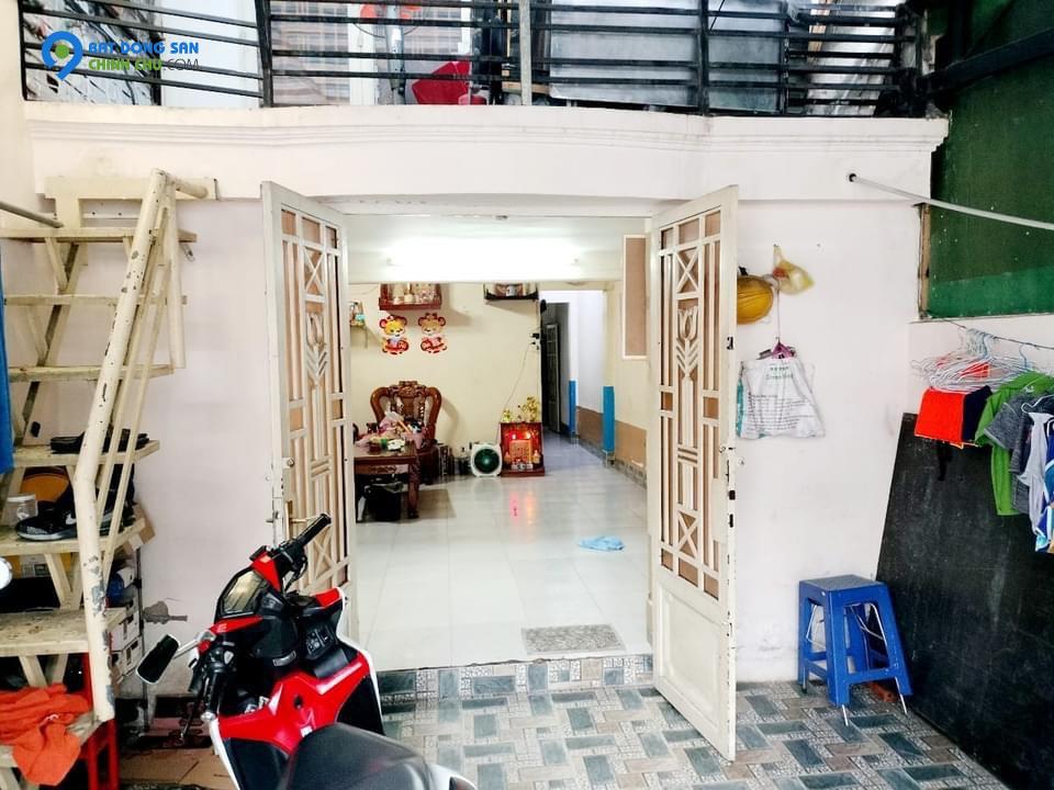 Nhà Nở Hậu, 81m2 Xe Hơi Đến Nhà, Nguyễn Thị Thập, 81trm2, Trung Tâm Quận 7.