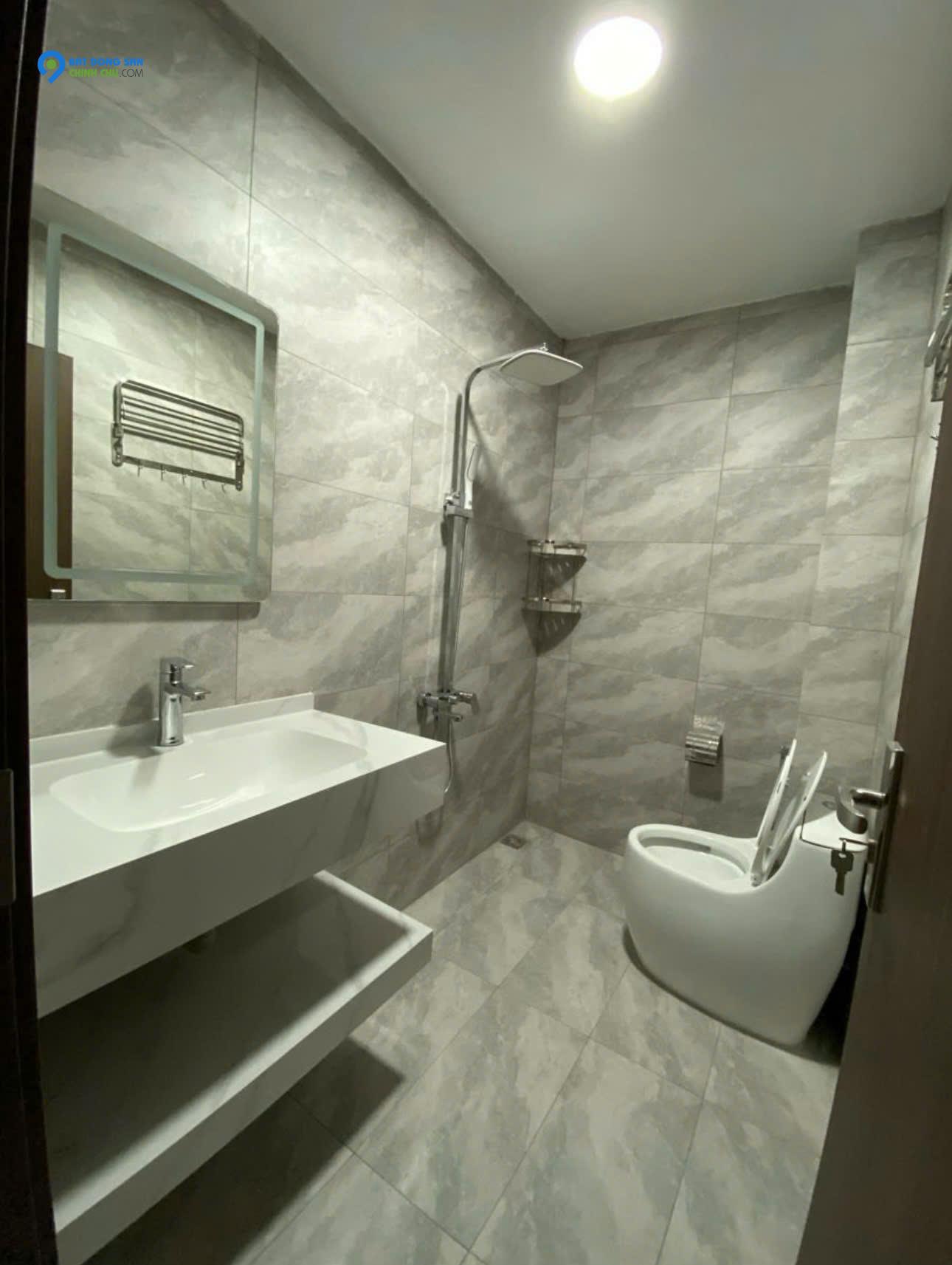 Nhà Phân Lô Trần Quốc Hoàn – 45m², 5 Tầng, MT 4m – Thang Máy, Ô tô Tránh – Kinh Doanh Đỉnh – 17 tỷ!