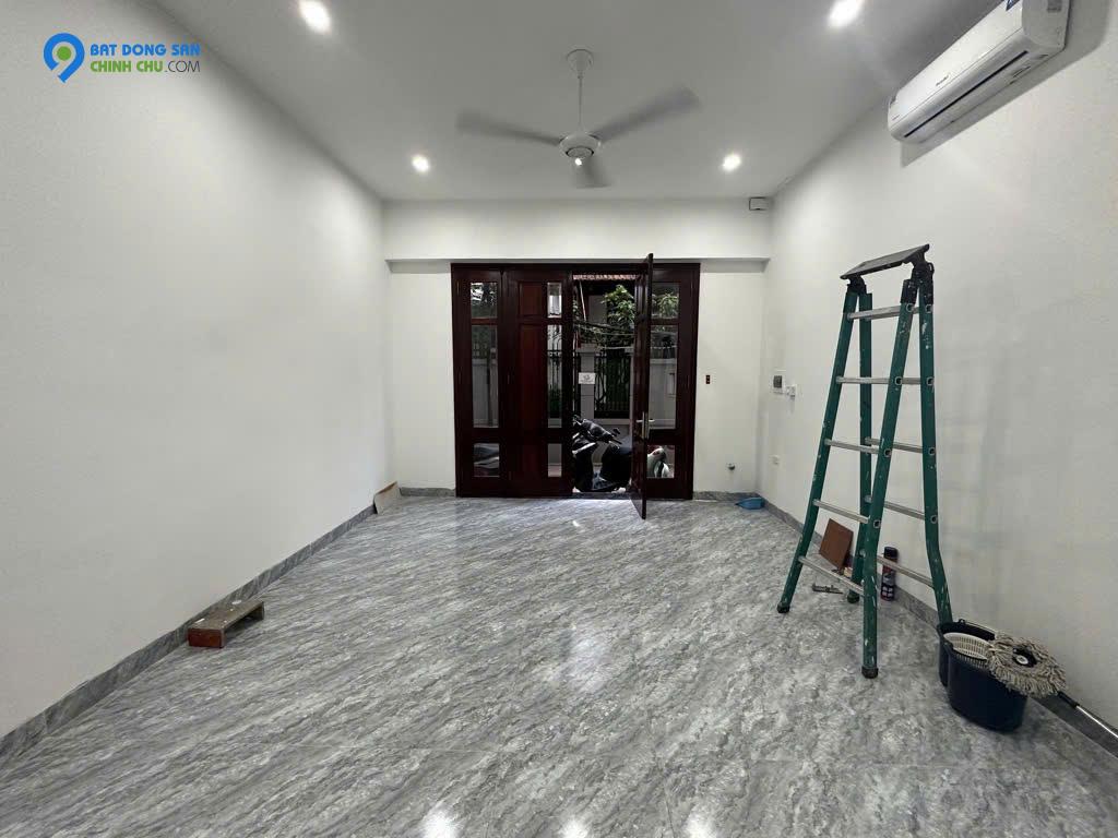 Nhà Tứ Liên - Tây Hồ - 5 tầng - thang máy - chuẩn công năng, về ở luôn giá 9,4 tỷ