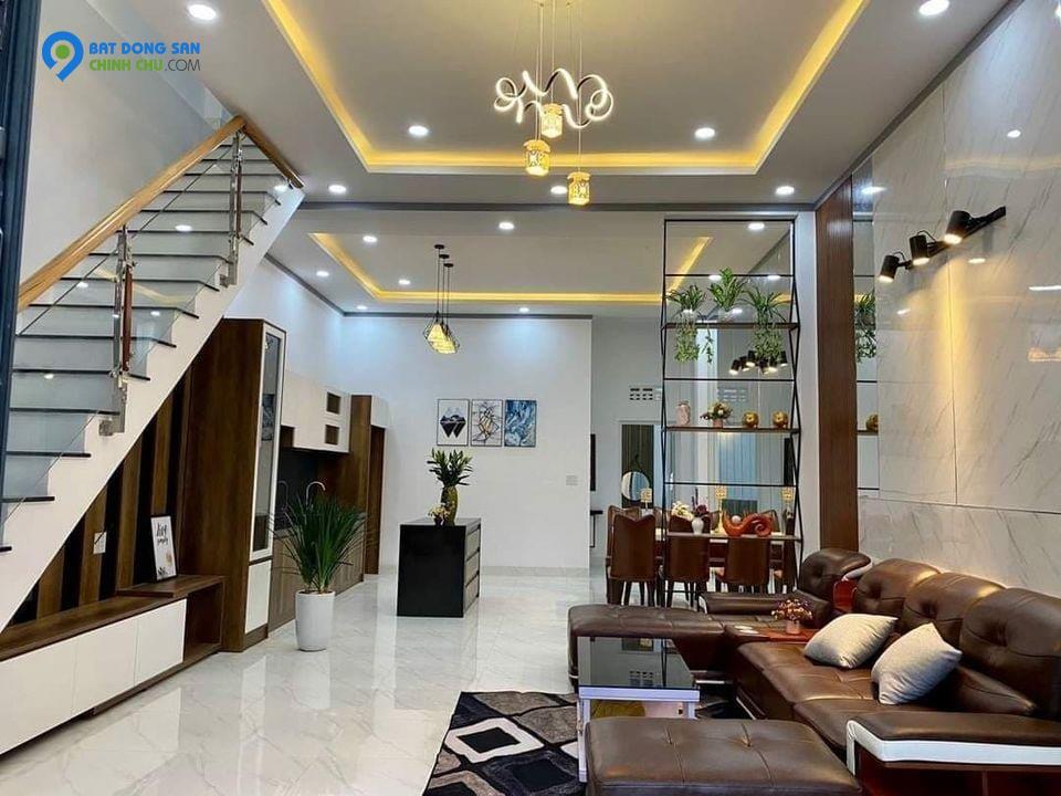 Nhà đẹp LÔ GÓC Ngõ Quỳnh, MẶT NGÕ KINH DOANH, OTO, 41m2 NHỈNH 5 tỷ.