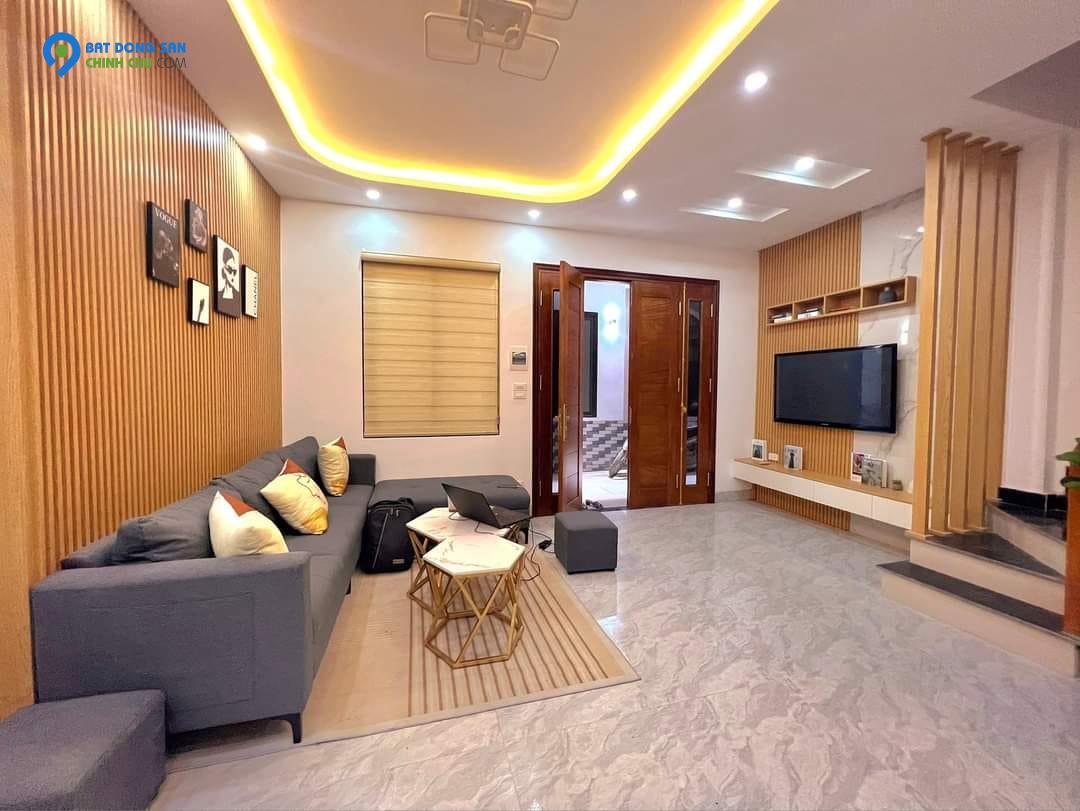 Nhà đẹp phố Vũ Tông Phan Quận Thanh Xuân 41m2 5 Tầng Ô tô đỗ cửa 4,3 tỷ