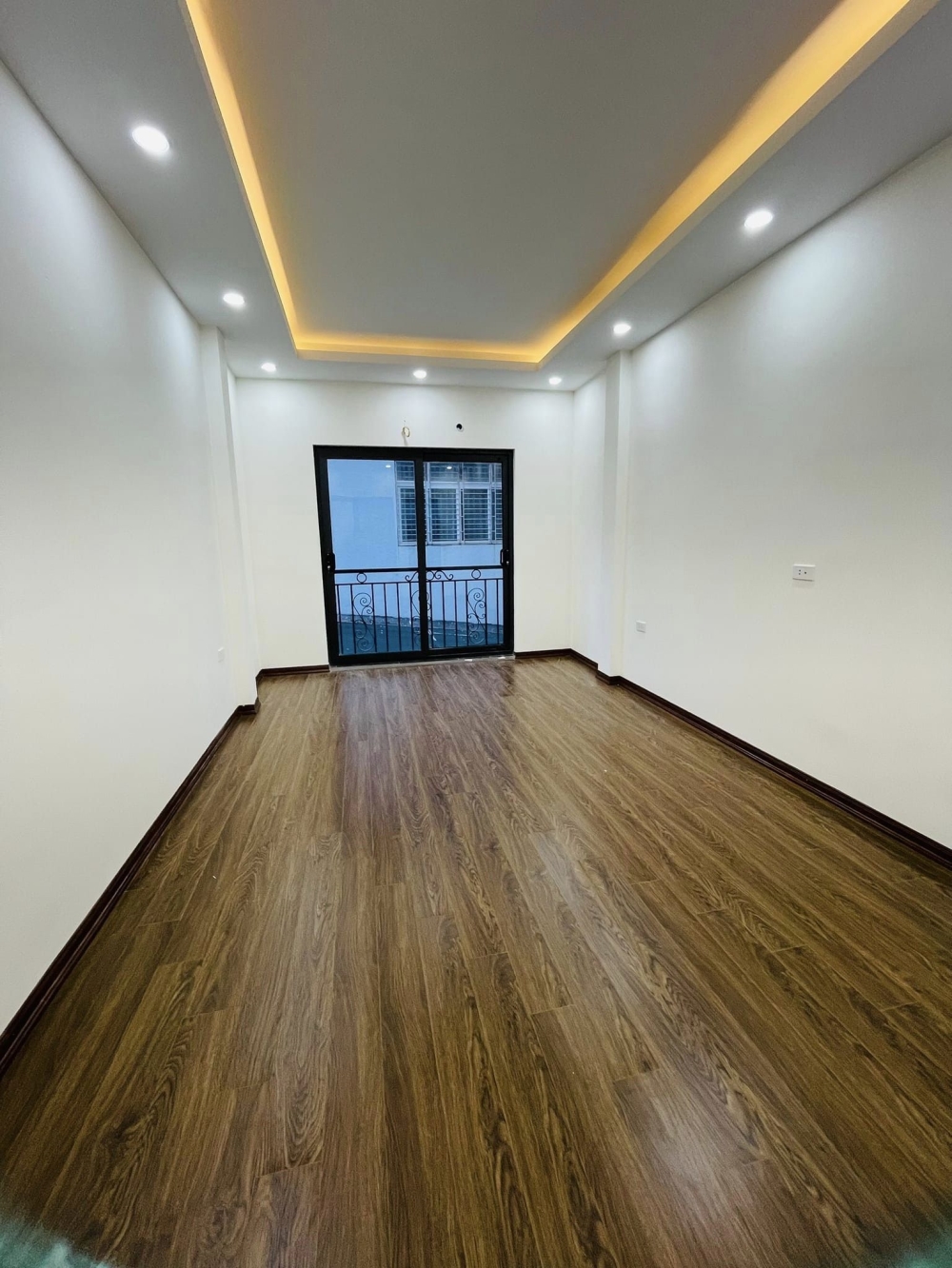 Nhà đẹp phố Yên Lãng 60m2 MT5m nhà mới thang máy phân lô gara chỉ 11 tỷ