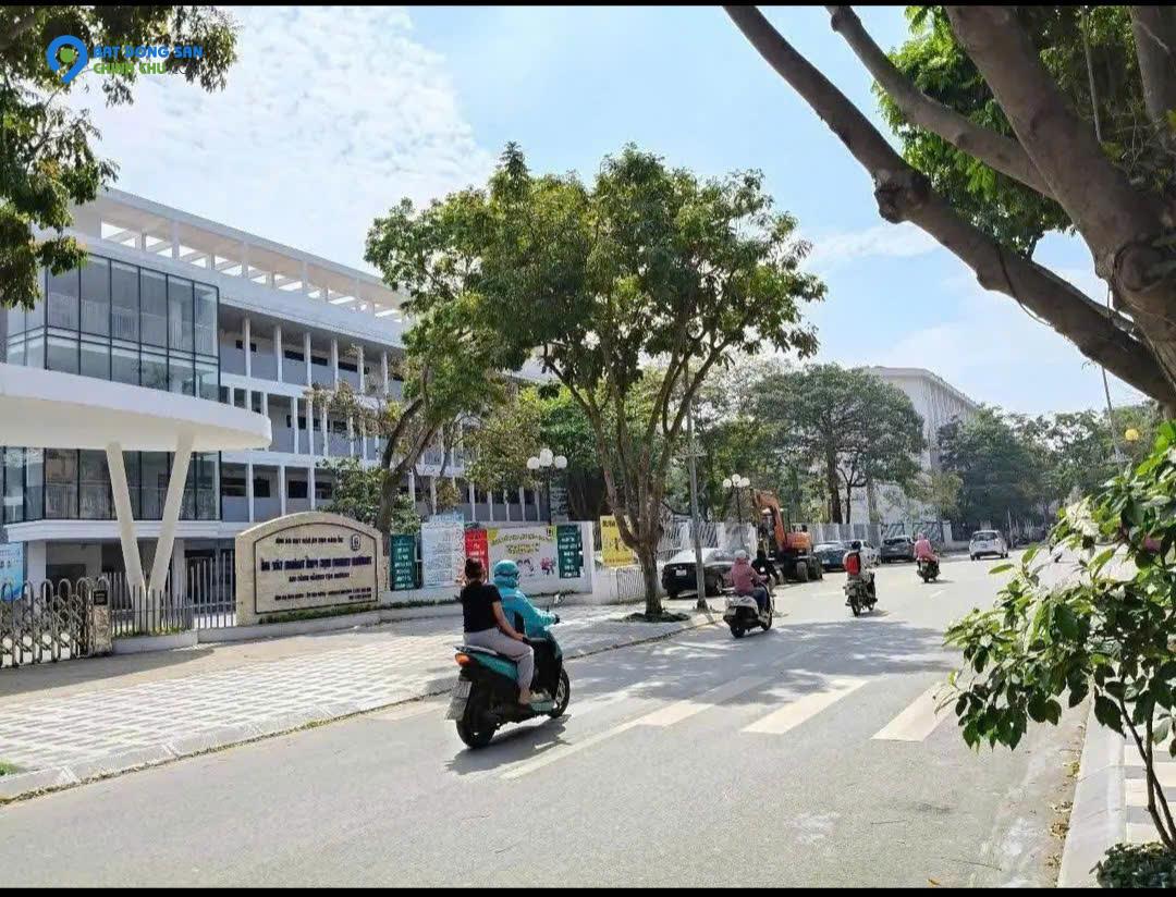 Phú thượng - Tây Hồ, Đất Cạnh Ciputra, Ô tô Qua Lại, 120 m2 , Mặt Tiền 6m,  18,8 tỷ. LH ; 0978818618