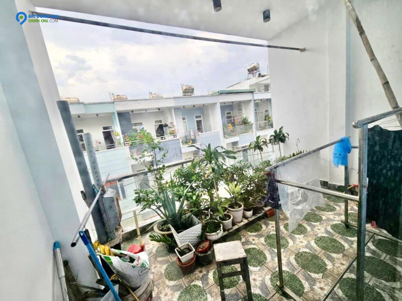 Phương chuyên bán nhà đẹp rẻ Quận 9