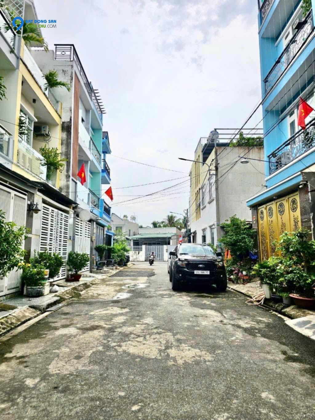 Phương chuyên bán nhà đẹp rẻ Quận 9