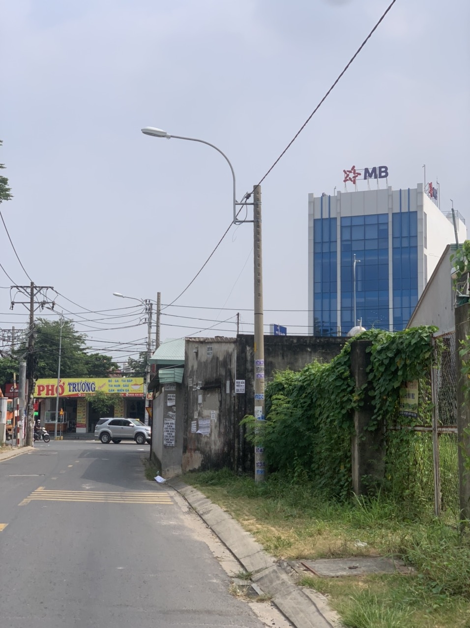 Quá rẻ, 100m2 nhà mt Tân Xuân 2,Hocmon, nhỉnh 5 tỷ. Thích là nhích