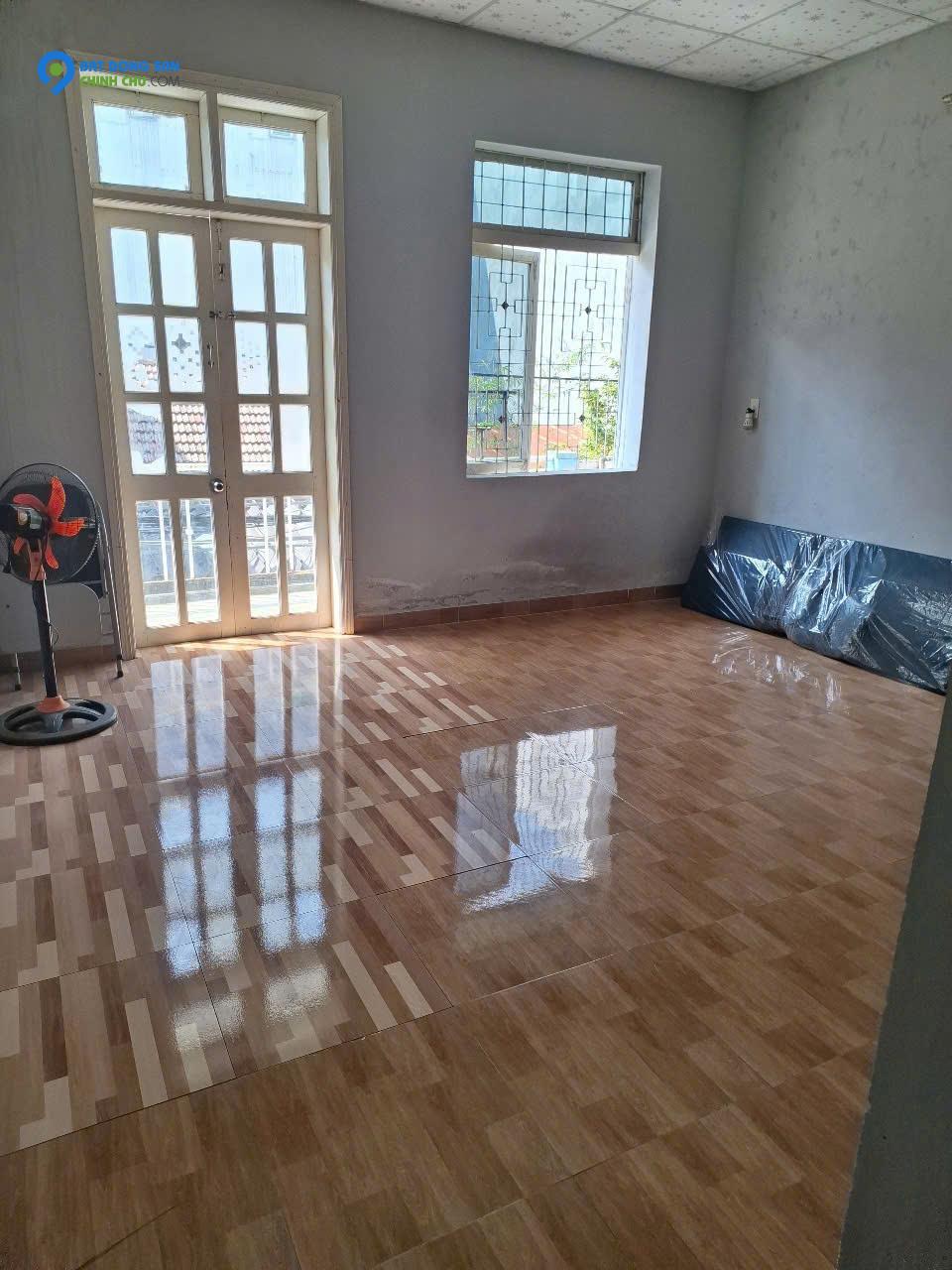 RẺ HIẾM CÓ - Nhà 2 tầng Nguyễn Trung Trực, dt 106m2, ngang 6m, sát mặt tiền, chỉ 3,85 tỷ TLCC