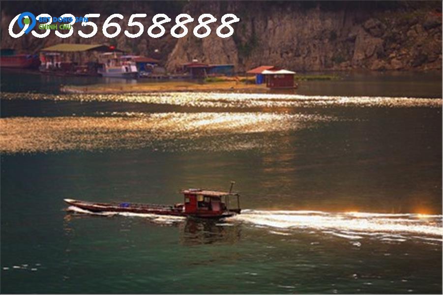 Review Du Lịch Hòa Bình: Trải Nghiệm "Vịnh Hạ Long Trên Cạn"