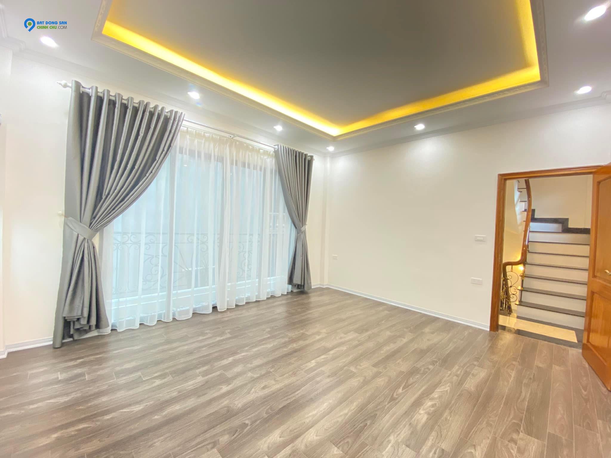 Siêu Hót hào Nam. 46m2 5 tầng mặt 4m. nhà mới ở luôn oto sát nhà.khu phân lô vip.giá 6.5ty