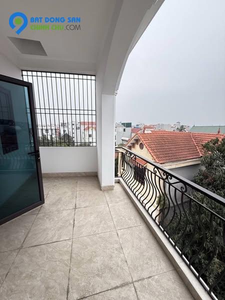 Siêu hiếm, nhà mới lô góc Lai Xá - Hoài Đức, 38m x 5T, chỉ 4.7 tỷ, ô tô vào nhà, 20m ra ngõ thông kd, ô tô tránh.