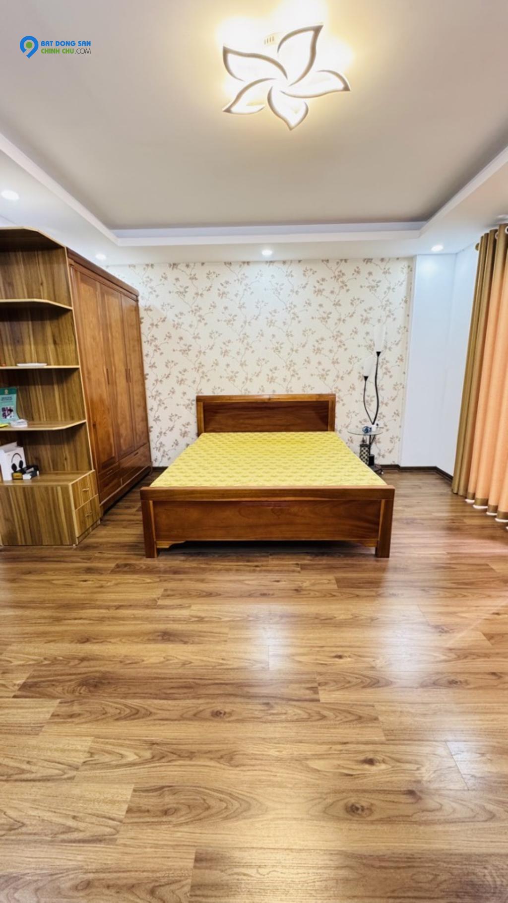 Siêu phẩm ngay Ngã Tư Sở lô góc 46m2, 7 tầng, thang máy, kinh doanh, ô tô đỗ cửa, 13 tỷ.