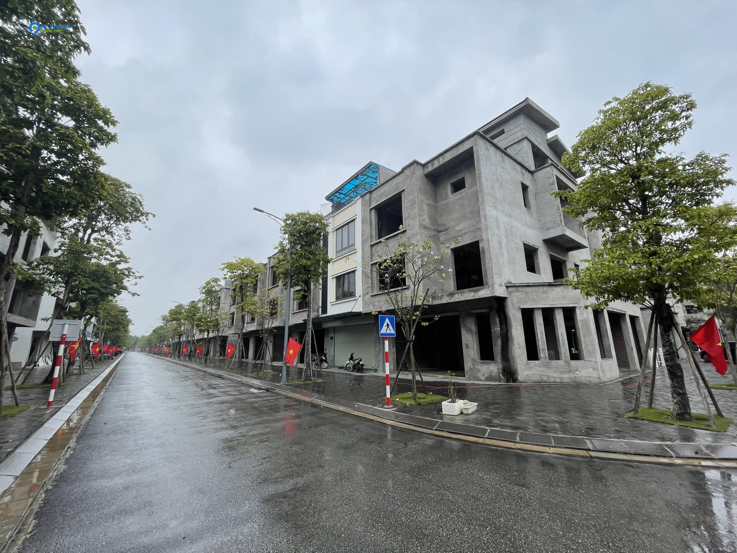 THANH LÝ GẤP SHOPHOUSE 2 MẶT TIỀN ECOPARK