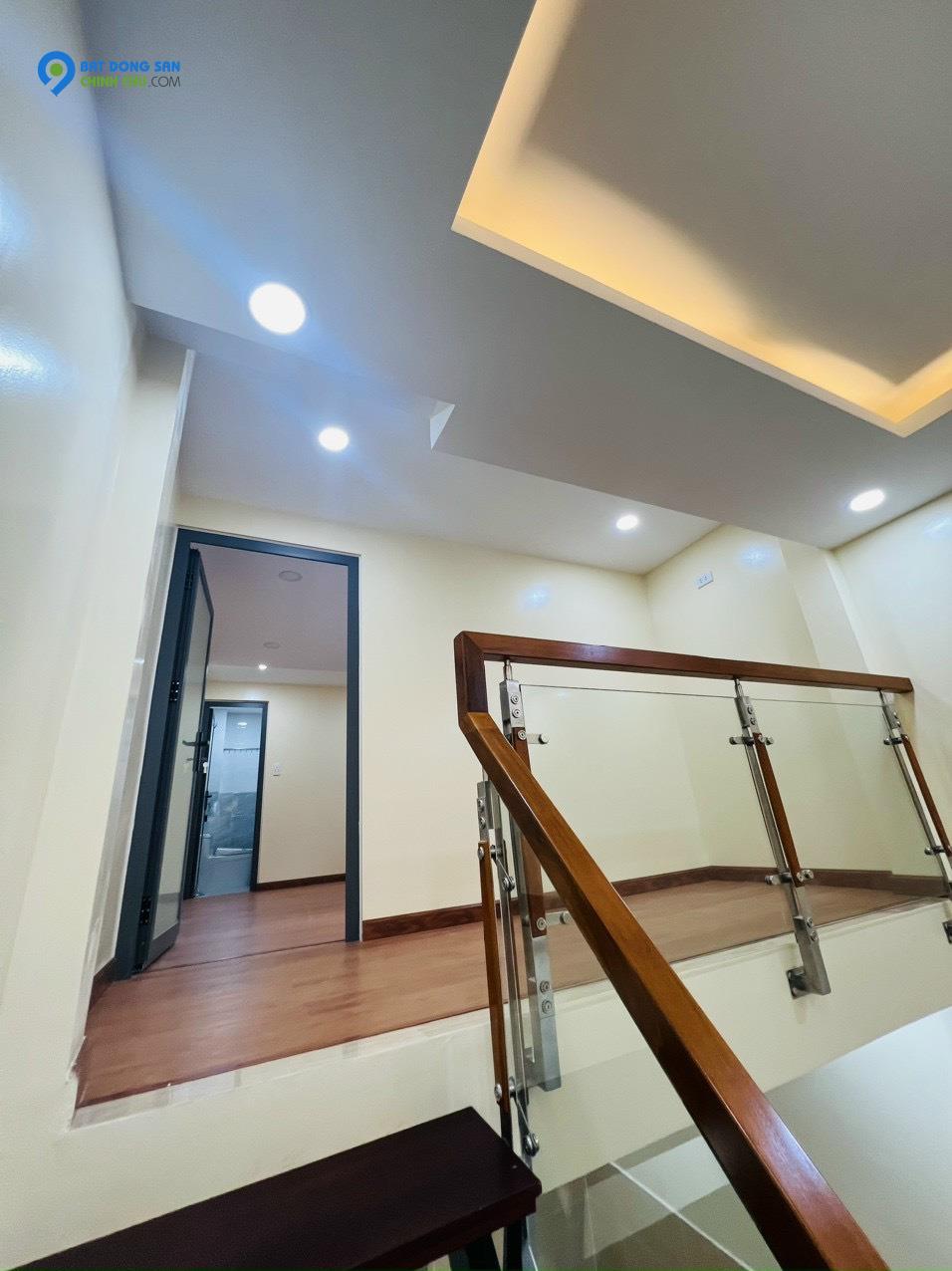 Tôi chính chủ  bán nhà  Mới xây  , 2 tầng, DTCN: 46m2, DTSD: 68m2, Q.Tân Phú . Giá chỉ: 3,19 tỷ