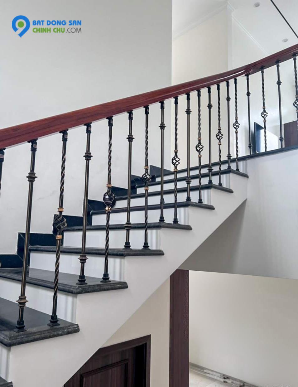 Tôi cho thuê nhà mới, hai cửa đi,vỉa hè, 112m2- 5T, Chùa Láng_46 Tr