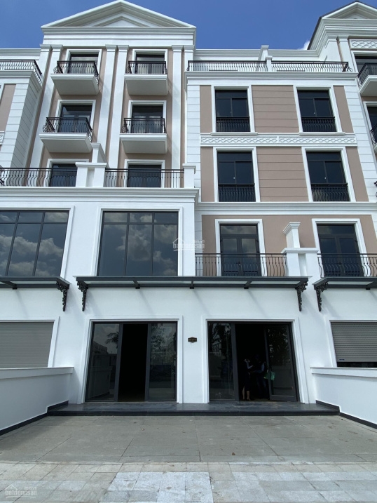 Trục T17 Manhattan SHOPHOUSE. - Diện tích: 144m2 - Xây dựng 5 tầng