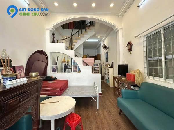 XE HƠI 7 ĐẬU CỬA, XE 4 VÀO NHÀ - PHÚ NHUẬN