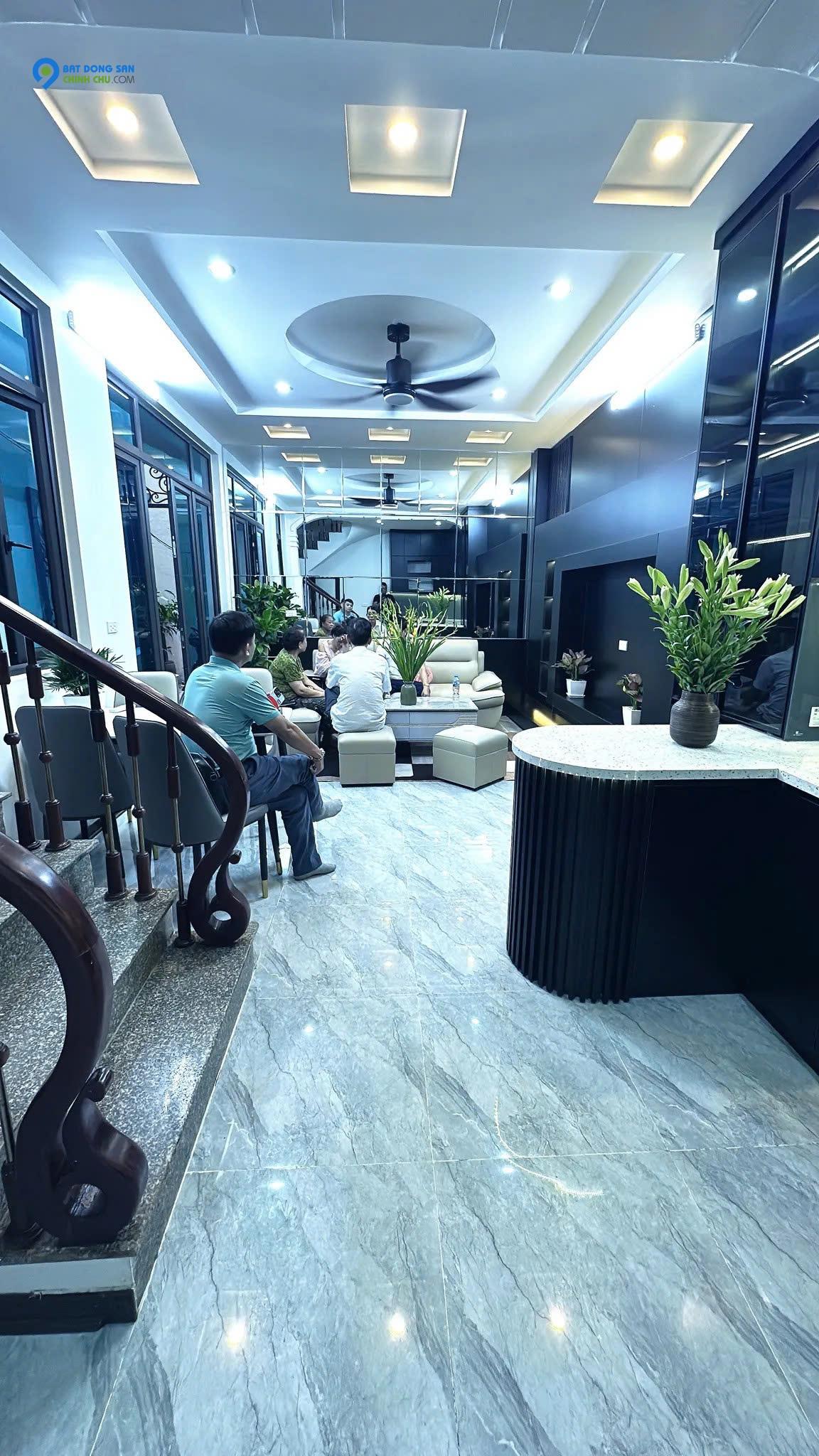 bán nhà  Xã Đàn2. 34/37m2, 5 tầng. mặt tiền5m. giá đẹp  8.25 tỷ Đống Đa Hà Nội