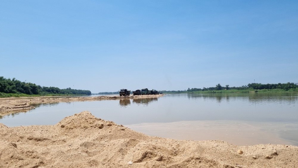 Quảng Ngãi: Thêm doanh nghiệp trúng đấu giá mỏ cát “bỏ của chạy lấy người”